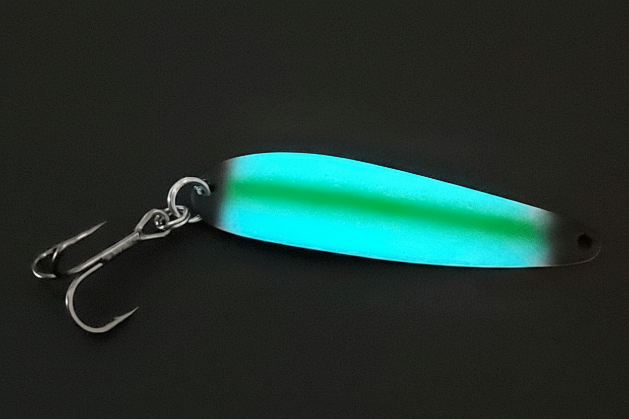 BlackTip glowing spoon - 2% zoom