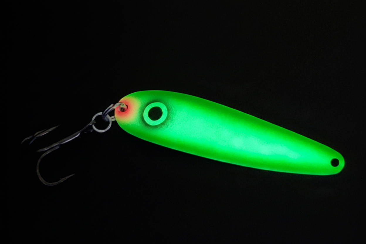 Green GunnShip glowing spoon - 2% zoom